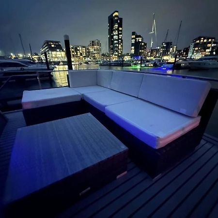 Yacht "X" - 44 Foot Modern Yacht On 5 Star Ocean Village Marina - Minutes Away From City Centre And Cruise Terminals, Free Parking ,Spa Package Available! Southampton Zewnętrze zdjęcie