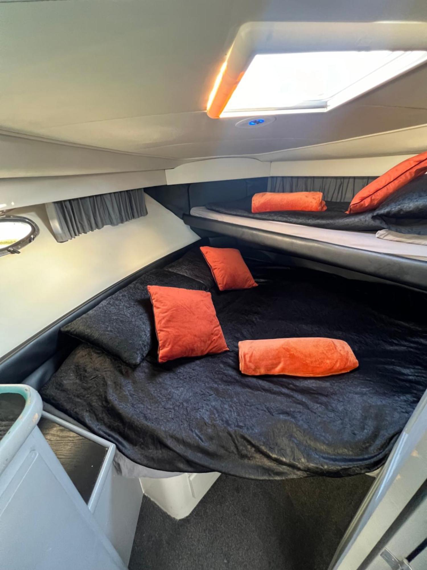 Yacht "X" - 44 Foot Modern Yacht On 5 Star Ocean Village Marina - Minutes Away From City Centre And Cruise Terminals, Free Parking ,Spa Package Available! Southampton Zewnętrze zdjęcie